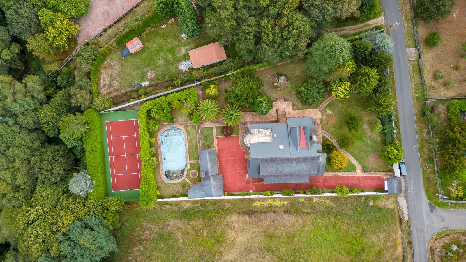 6 soveværelse Finca/Landehus til salg i Santiago de Compostela med swimmingpool garage - € 899.000 (Ref: 8449555)