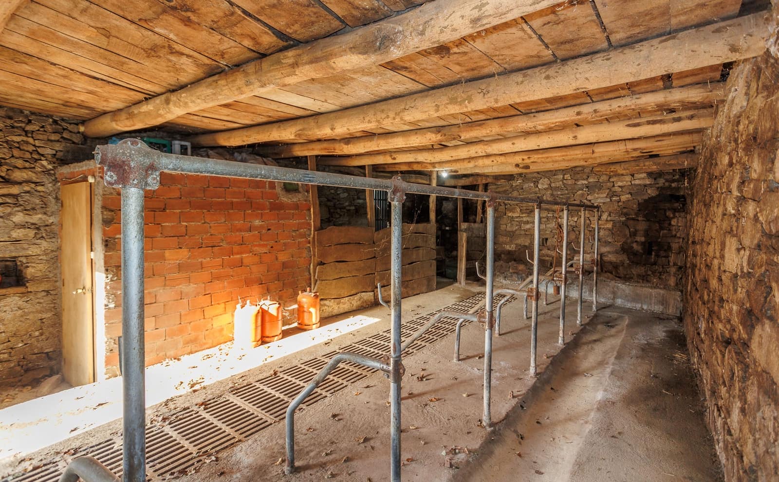 6 soveværelse Finca/Landehus til salg i As Nogais - € 120.000 (Ref: 8449566)