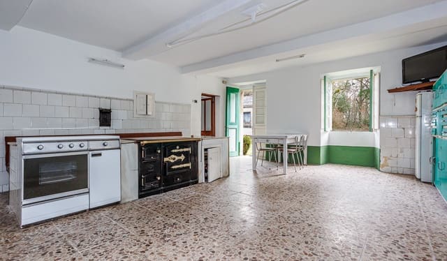 6 sypialnia Finka/Dom wiejski na sprzedaż w Guitiriz z garażem - 148 000 € (Ref: 8449570)