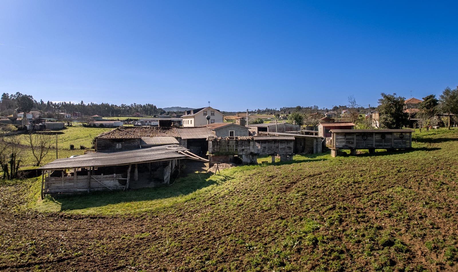 4 soverom Bedrift til salgs i Abegondo - € 200 000 (Ref: 8449574)