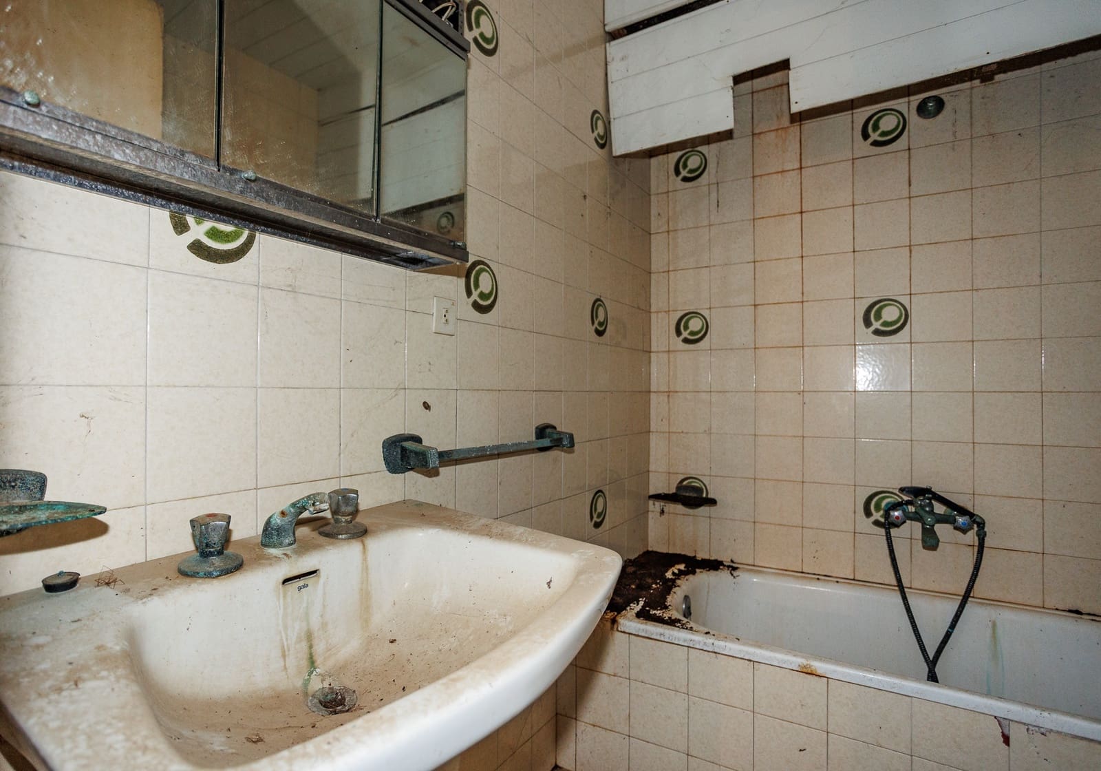 4 slaapkamer Bedrijf te koop in Abegondo - € 180.000 (Ref: 8449574)