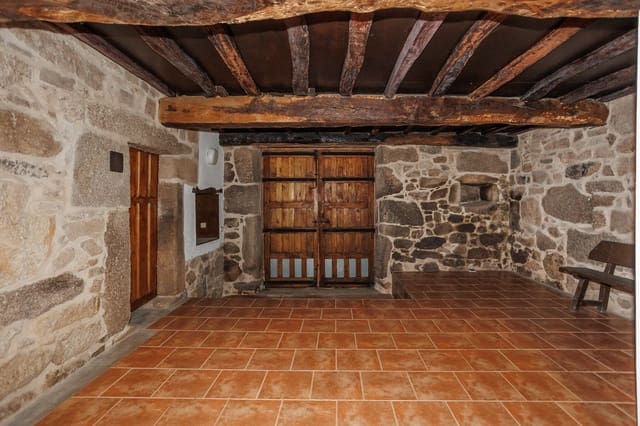 10 bedroom Business for sale in Chantada - € 890,000 (Ref: 8449587)