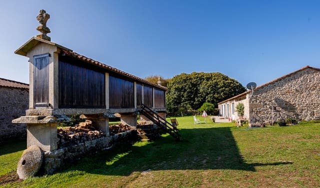 10 bedroom Business for sale in Chantada - € 890,000 (Ref: 8449587)