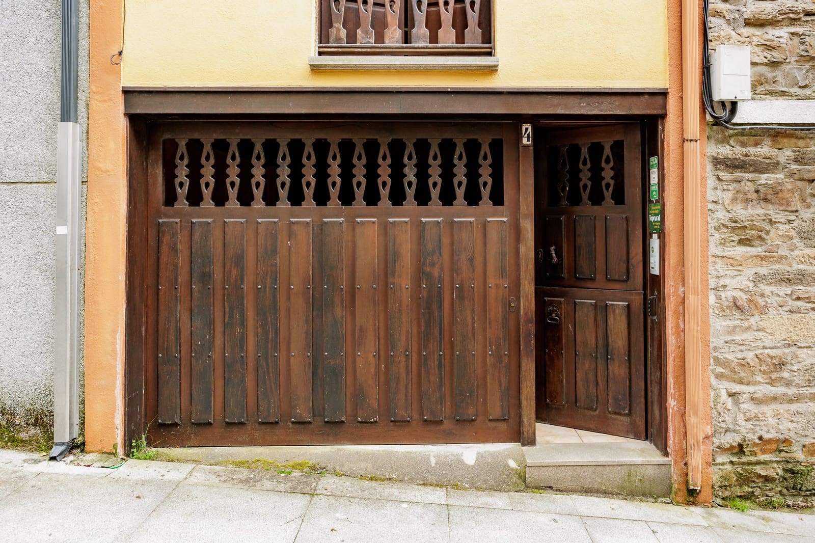 8 slaapkamer Bedrijf te koop in Navia de Suarna met garage - € 299.000 (Ref: 8449590)