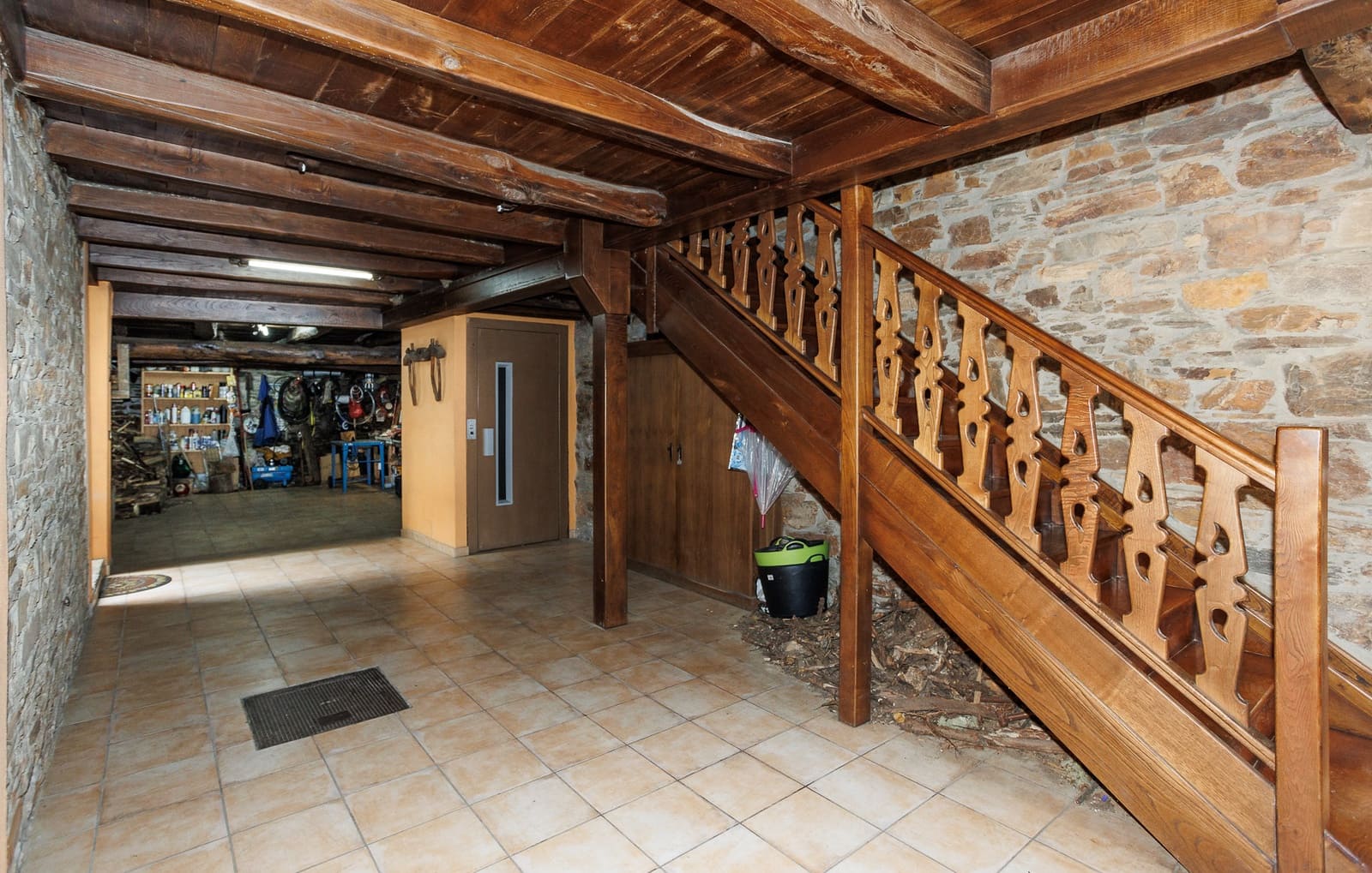 8 slaapkamer Bedrijf te koop in Navia de Suarna met garage - € 299.000 (Ref: 8449590)