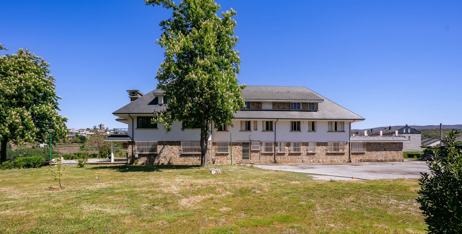 18 bedroom Finca/Country House for sale in Viana do Bolo - € 550,000 (Ref: 8449594)