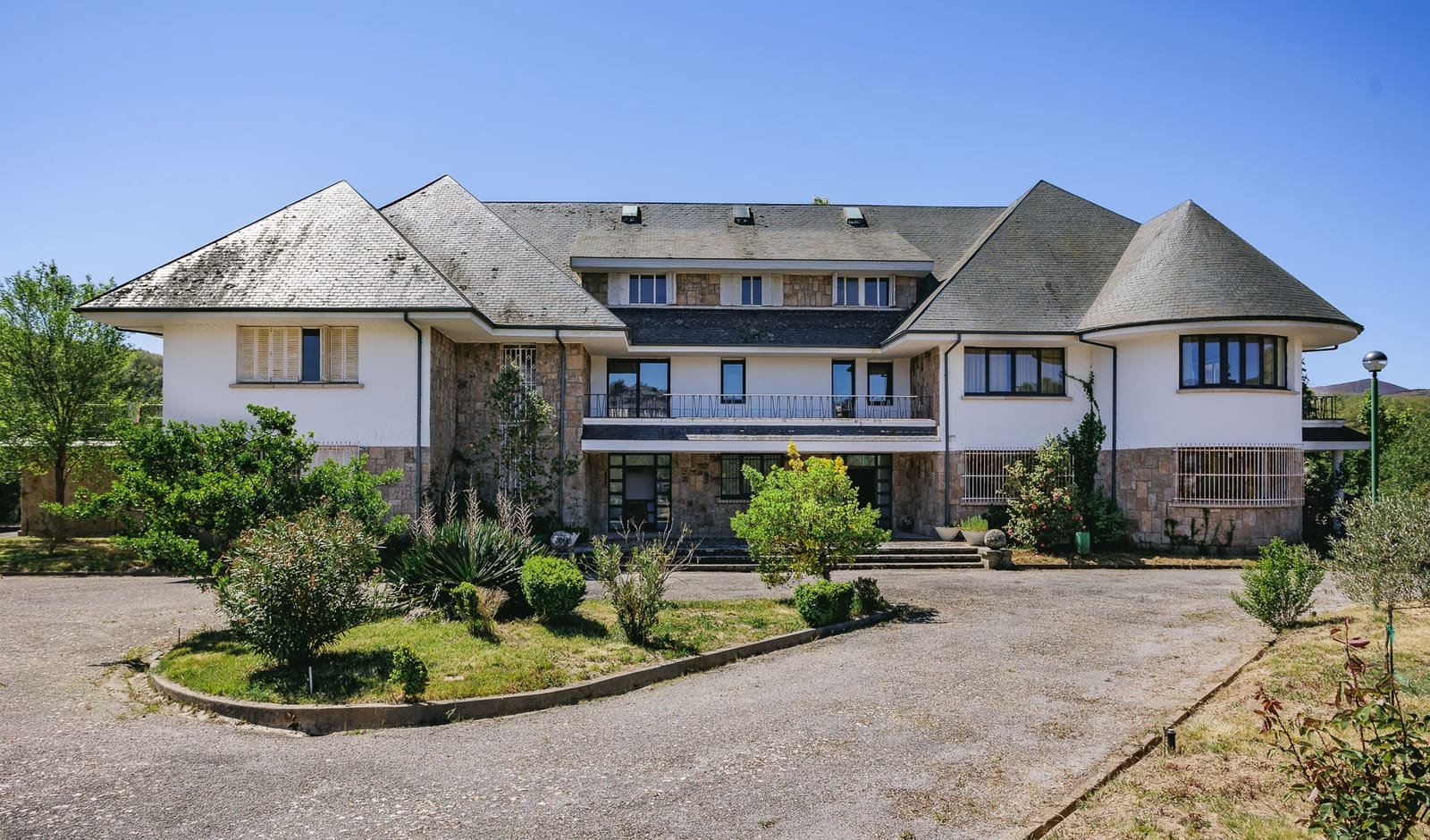 18 bedroom Finca/Country House for sale in Viana do Bolo - € 550,000 (Ref: 8449594)