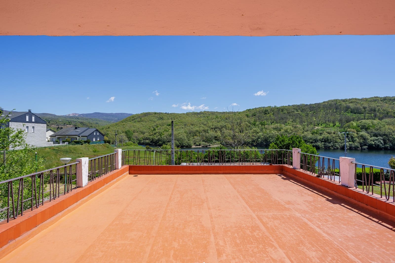 18 bedroom Finca/Country House for sale in Viana do Bolo - € 550,000 (Ref: 8449594)