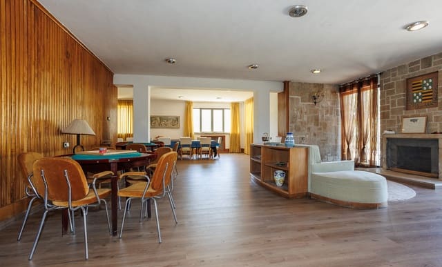 18 makuuhuone Maalaistalo myytävänä paikassa Viana do Bolo - 550 000 € (Ref: 8449594)