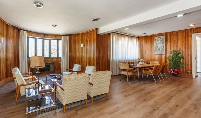 18 makuuhuone Maalaistalo myytävänä paikassa Viana do Bolo - 550 000 € (Ref: 8449594)