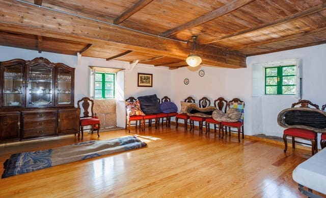 8 quarto Quinta/Casa Rural para venda em Teixeiro, Curtis com garagem - 240 000 € (Ref: 8449597)