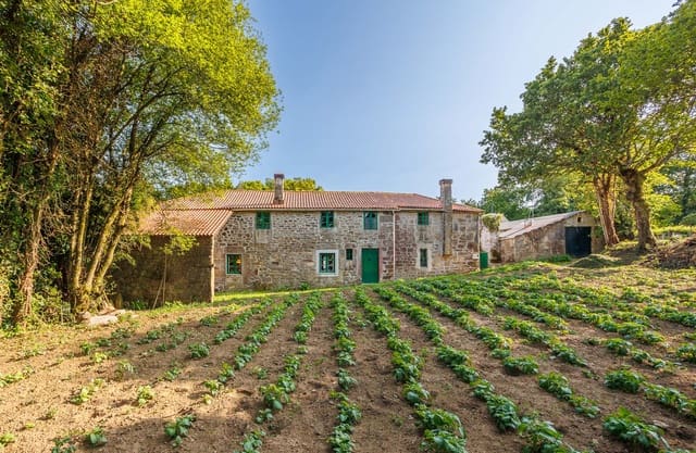 8 quarto Quinta/Casa Rural para venda em Teixeiro, Curtis com garagem - 240 000 € (Ref: 8449597)