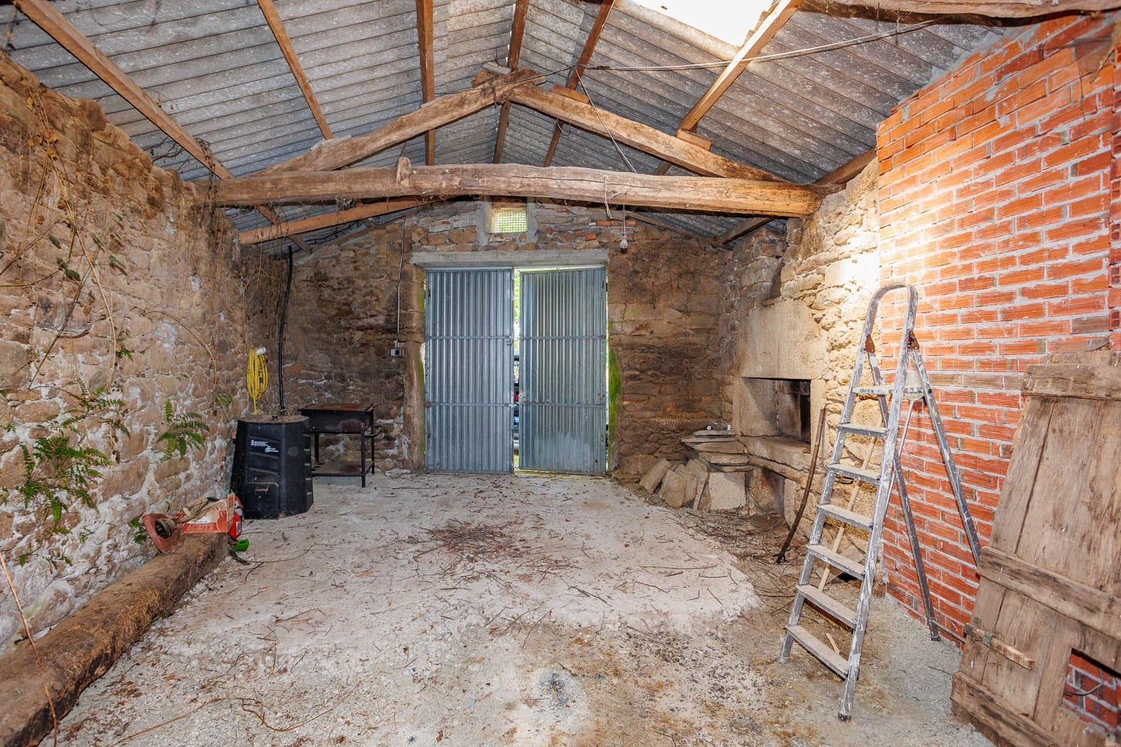8 soveværelse Finca/Landehus til salg i Curtis med garage - € 240.000 (Ref: 8449597)