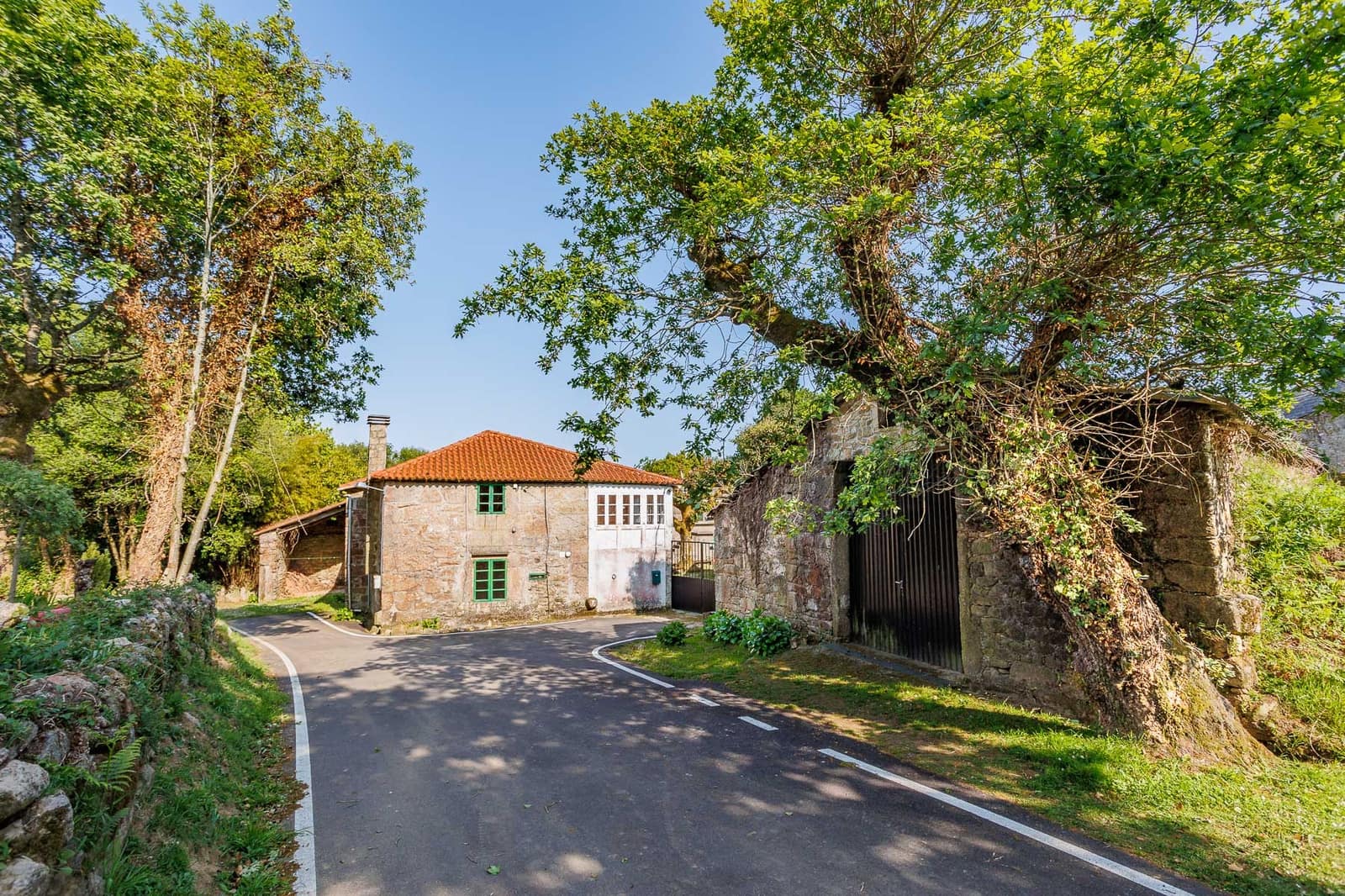 8 soveværelse Finca/Landehus til salg i Curtis med garage - € 240.000 (Ref: 8449597)