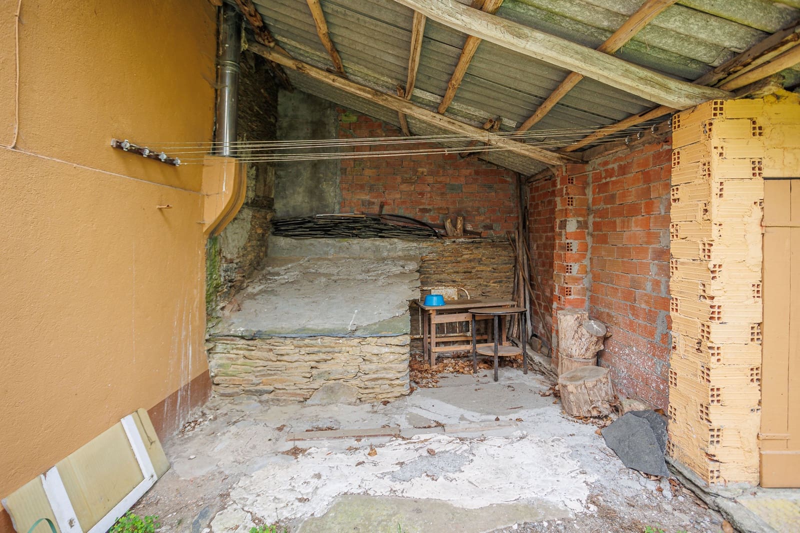 4 soveværelse Finca/Landehus til salg i Vilalba - € 80.000 (Ref: 8449598)