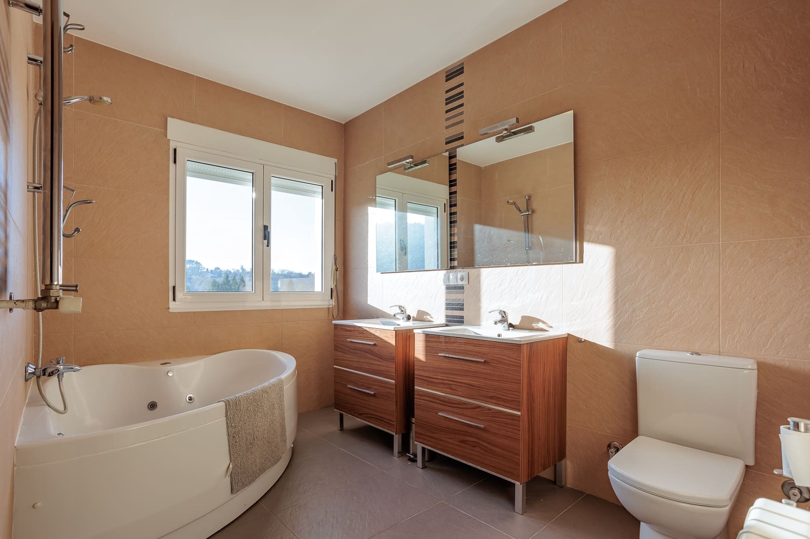 7 soveværelse Finca/Landehus til salg i Castro de Rei - € 299.000 (Ref: 8449601)