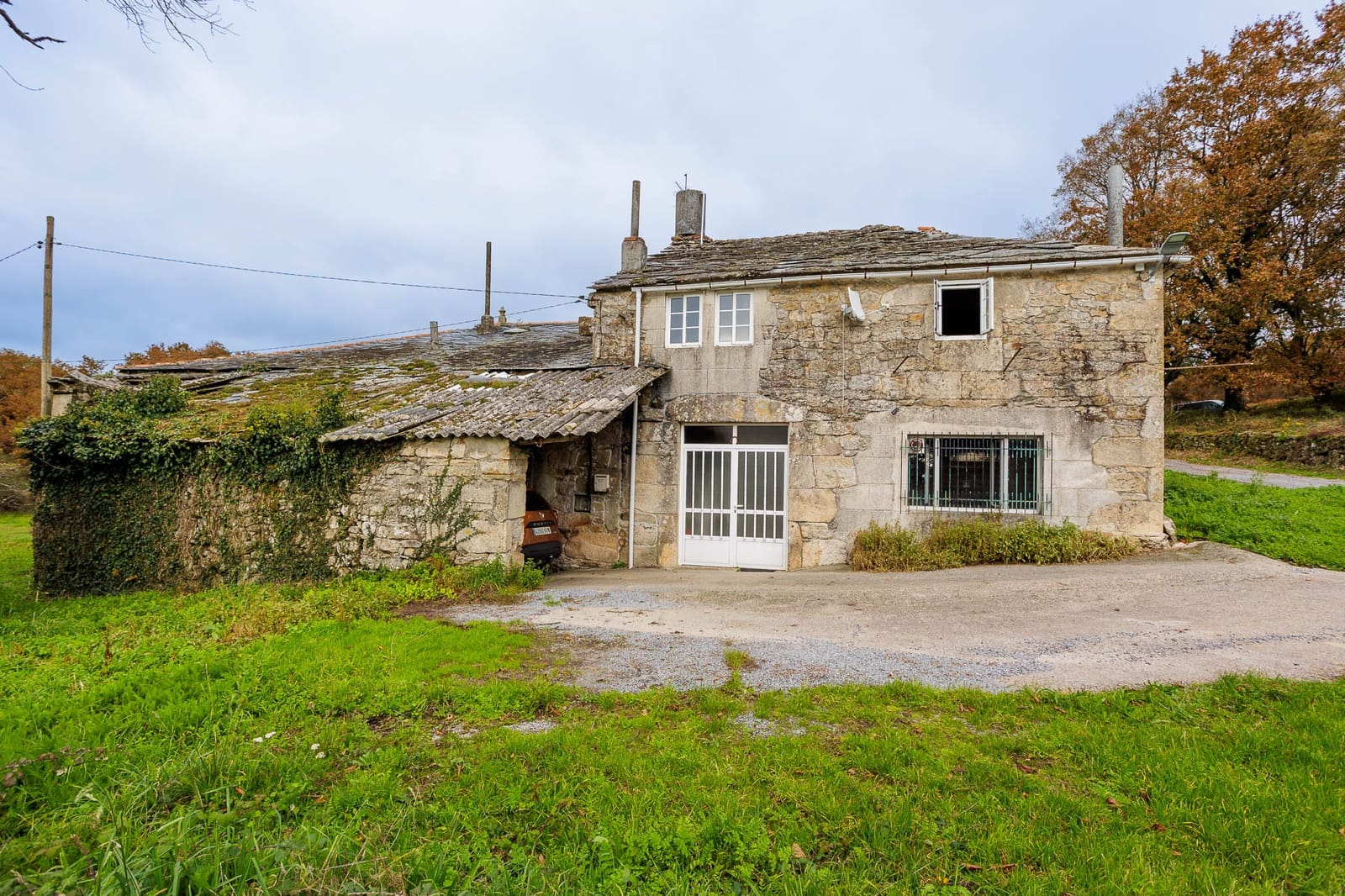 4 soveværelse Finca/Landehus til salg i Sarria - € 138.000 (Ref: 8449624)