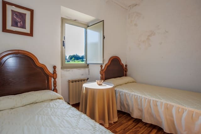 8 sypialnia Finka/Dom wiejski na sprzedaż w Touro z garażem - 390 000 € (Ref: 8449626)