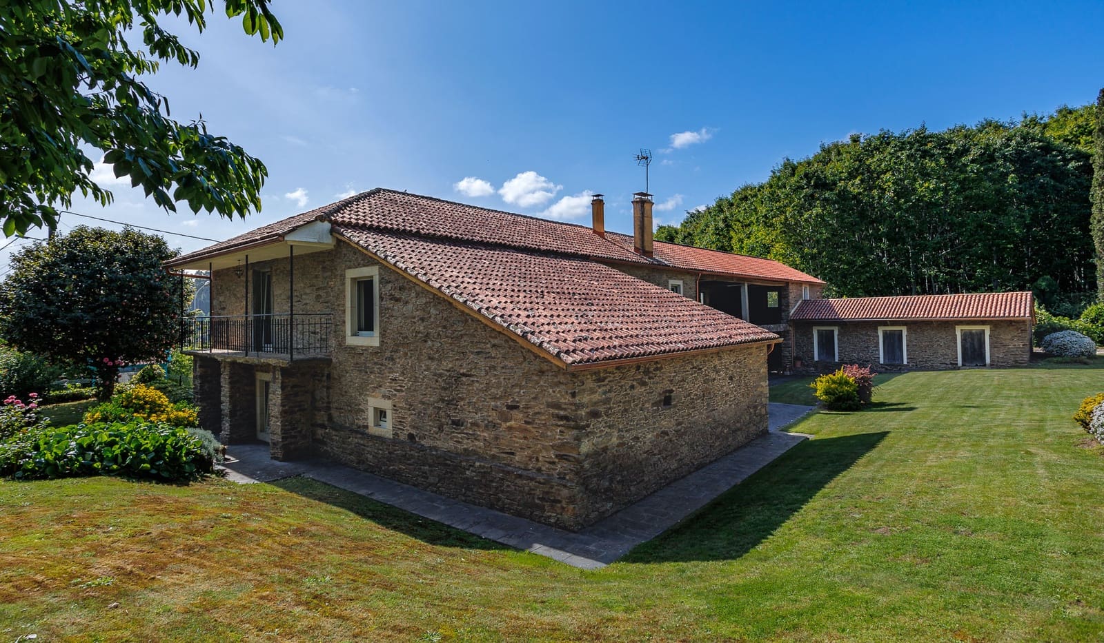 8 sypialnia Finka/Dom wiejski na sprzedaż w Touro z garażem - 390 000 € (Ref: 8449626)