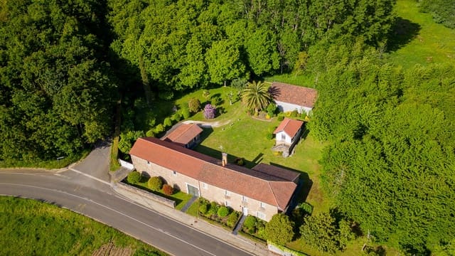 8 sypialnia Finka/Dom wiejski na sprzedaż w Touro z garażem - 390 000 € (Ref: 8449626)