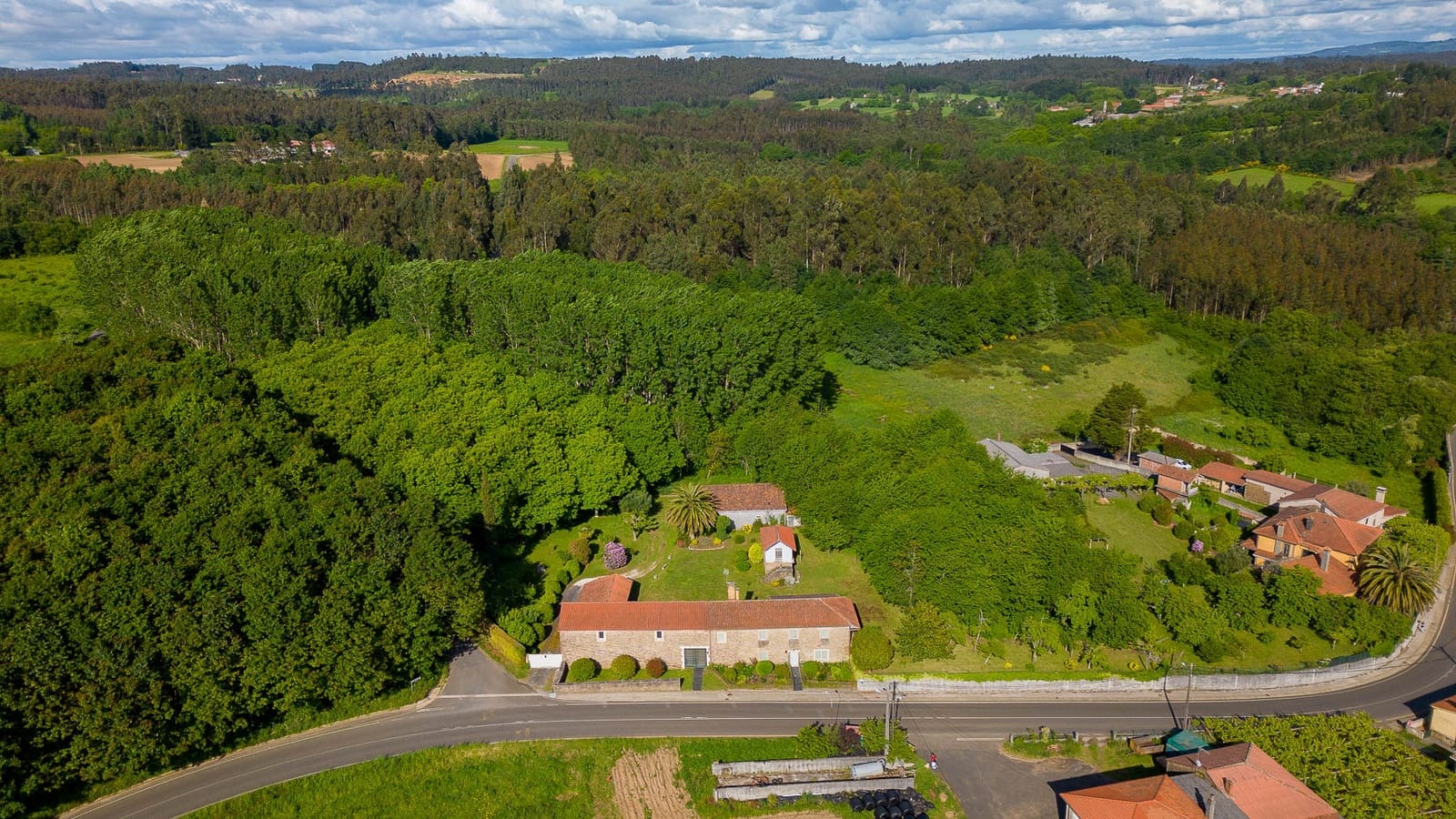 8 sypialnia Finka/Dom wiejski na sprzedaż w Touro z garażem - 390 000 € (Ref: 8449626)