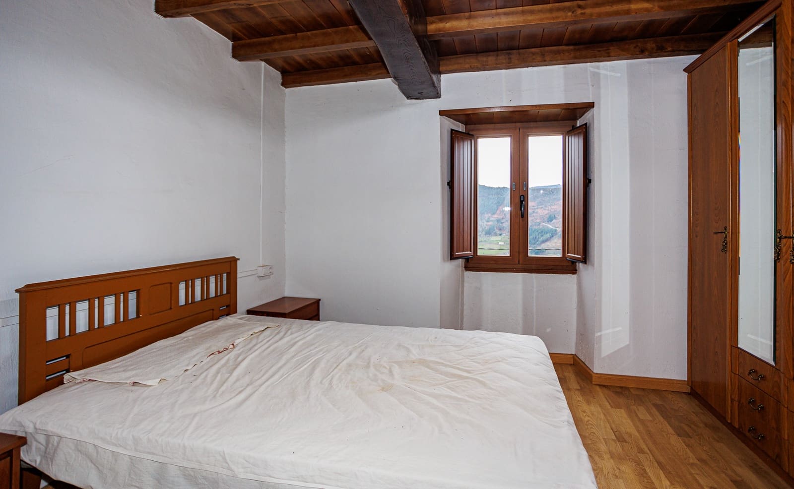 4 soveværelse Finca/Landehus til salg i Navia de Suarna - € 85.000 (Ref: 8450976)