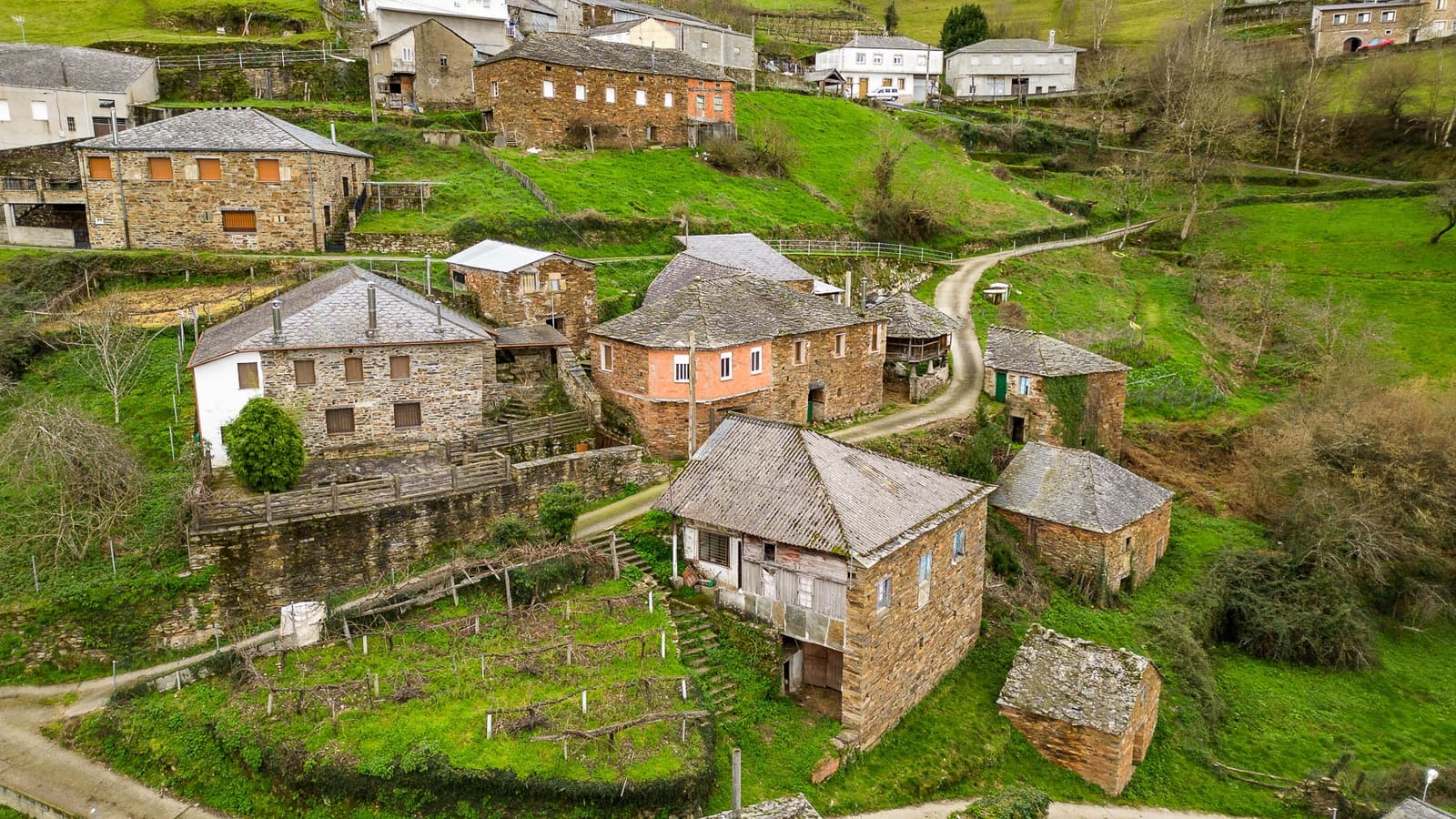 4 soveværelse Finca/Landehus til salg i Navia de Suarna - € 85.000 (Ref: 8450976)