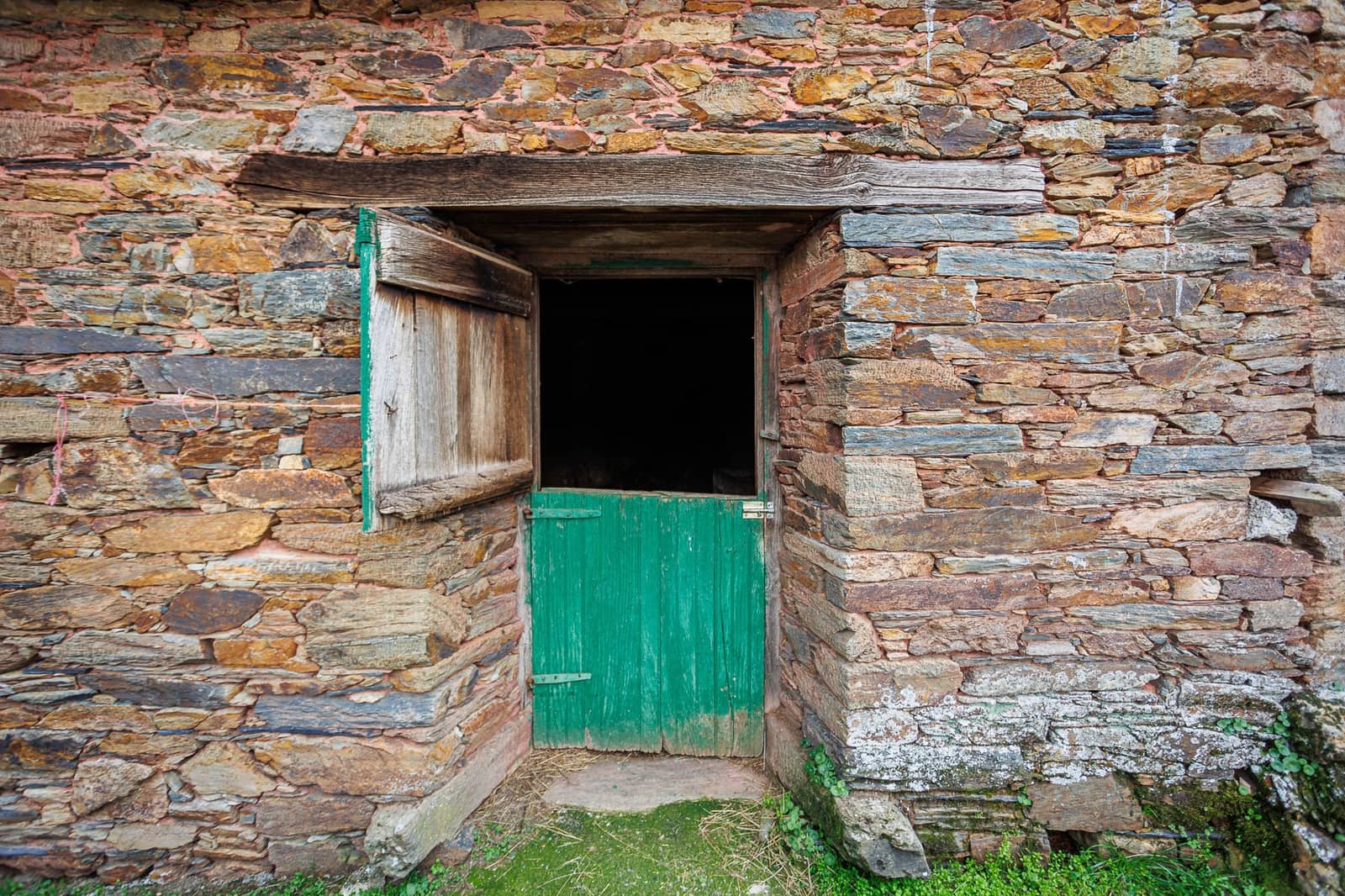 4 soveværelse Finca/Landehus til salg i Navia de Suarna - € 85.000 (Ref: 8450976)