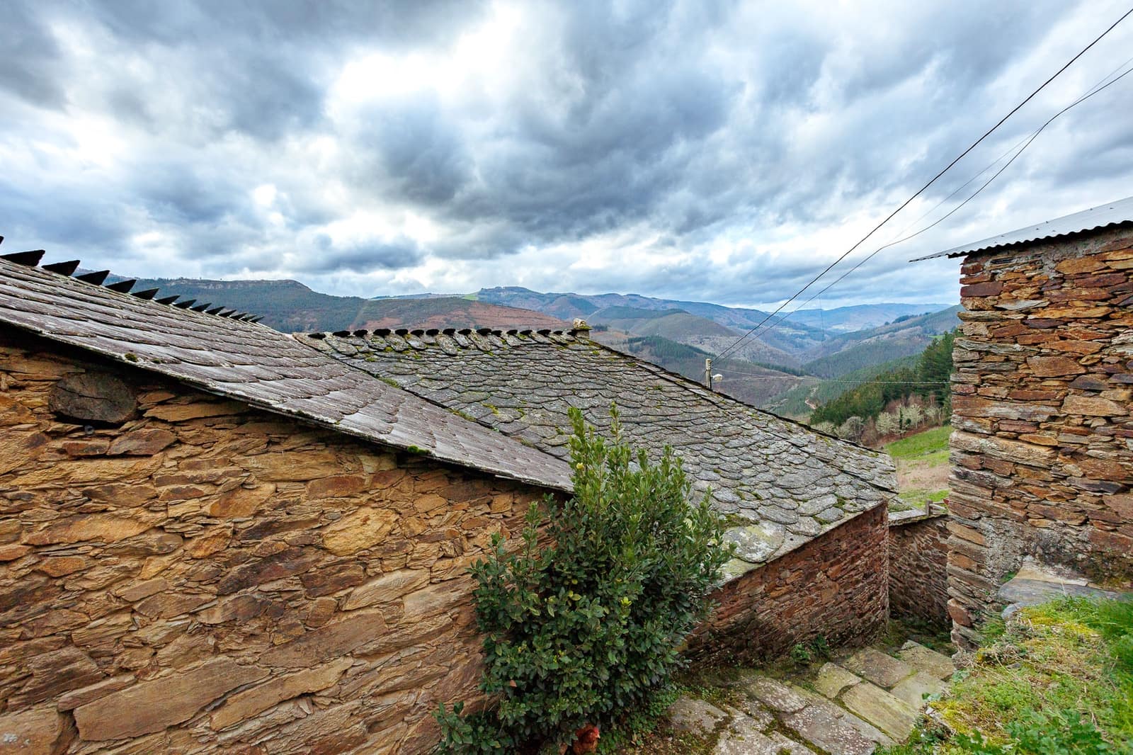 4 soveværelse Finca/Landehus til salg i Navia de Suarna - € 85.000 (Ref: 8450976)