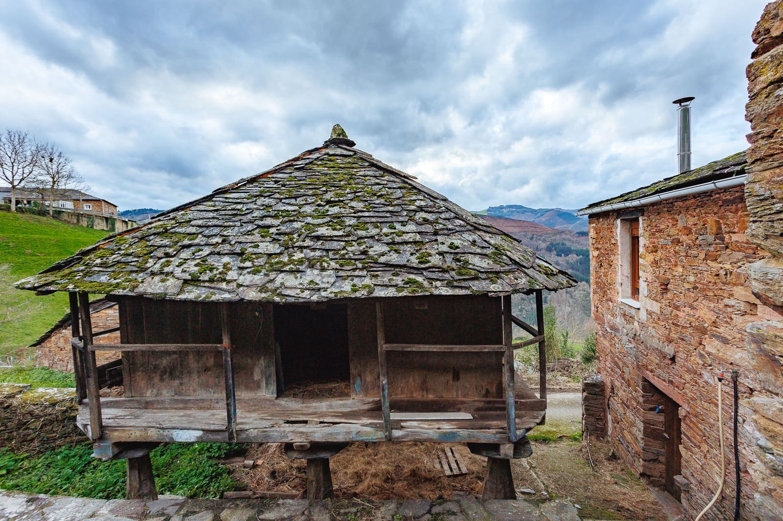 4 soveværelse Finca/Landehus til salg i Navia de Suarna - € 85.000 (Ref: 8450976)