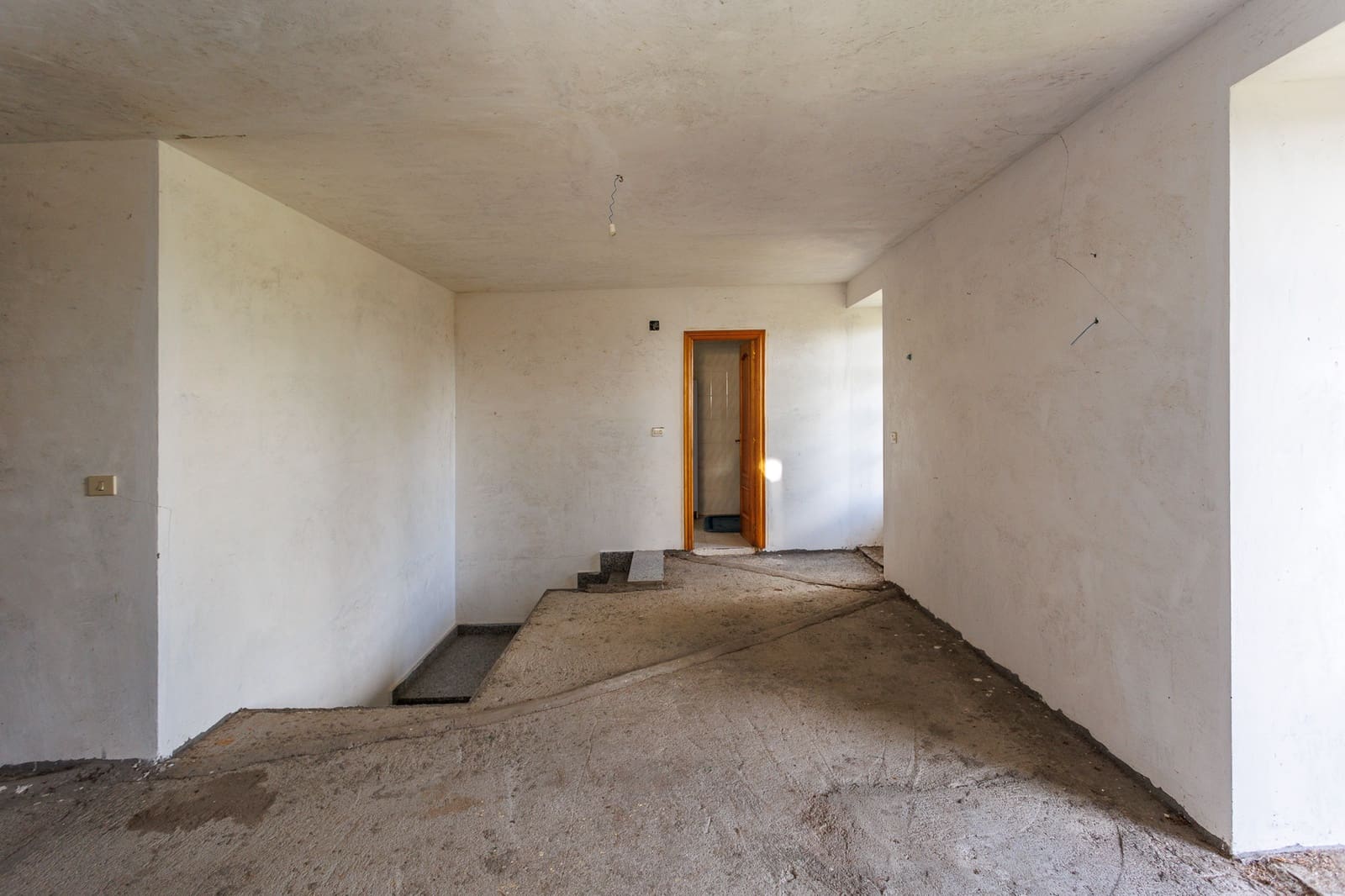 5 bedroom Finca/Country House for sale in Guntin - € 149,999 (Ref: 8451318)