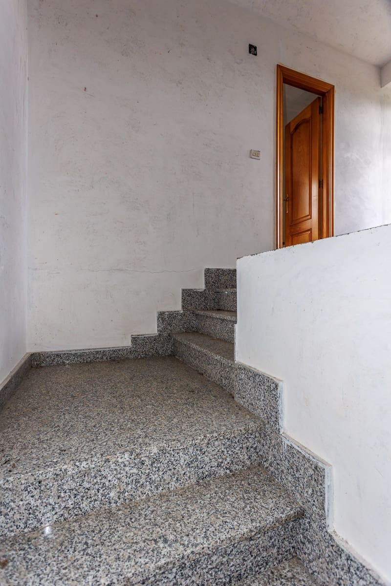 5 bedroom Finca/Country House for sale in Guntin - € 149,999 (Ref: 8451318)