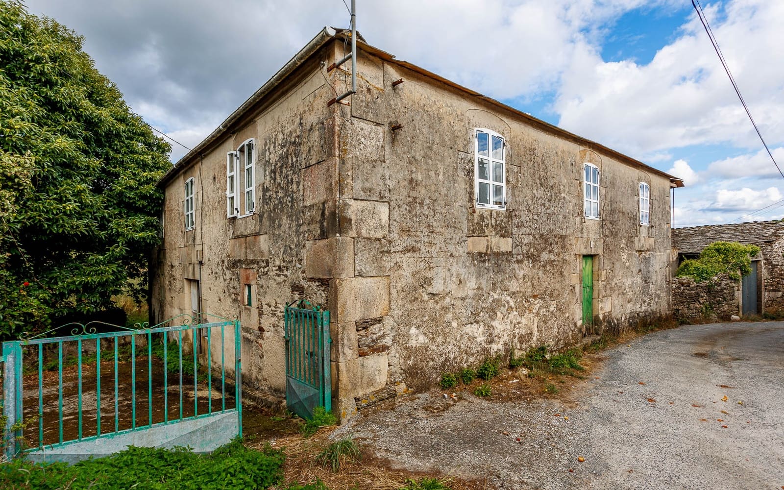 5 bedroom Finca/Country House for sale in Guntin - € 149,999 (Ref: 8451318)