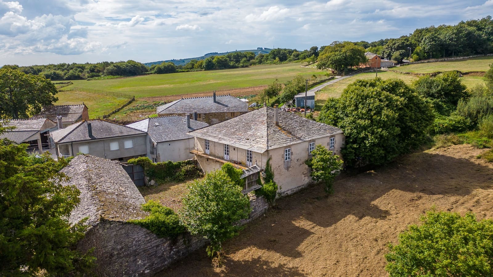 5 bedroom Finca/Country House for sale in Guntin - € 149,999 (Ref: 8451318)