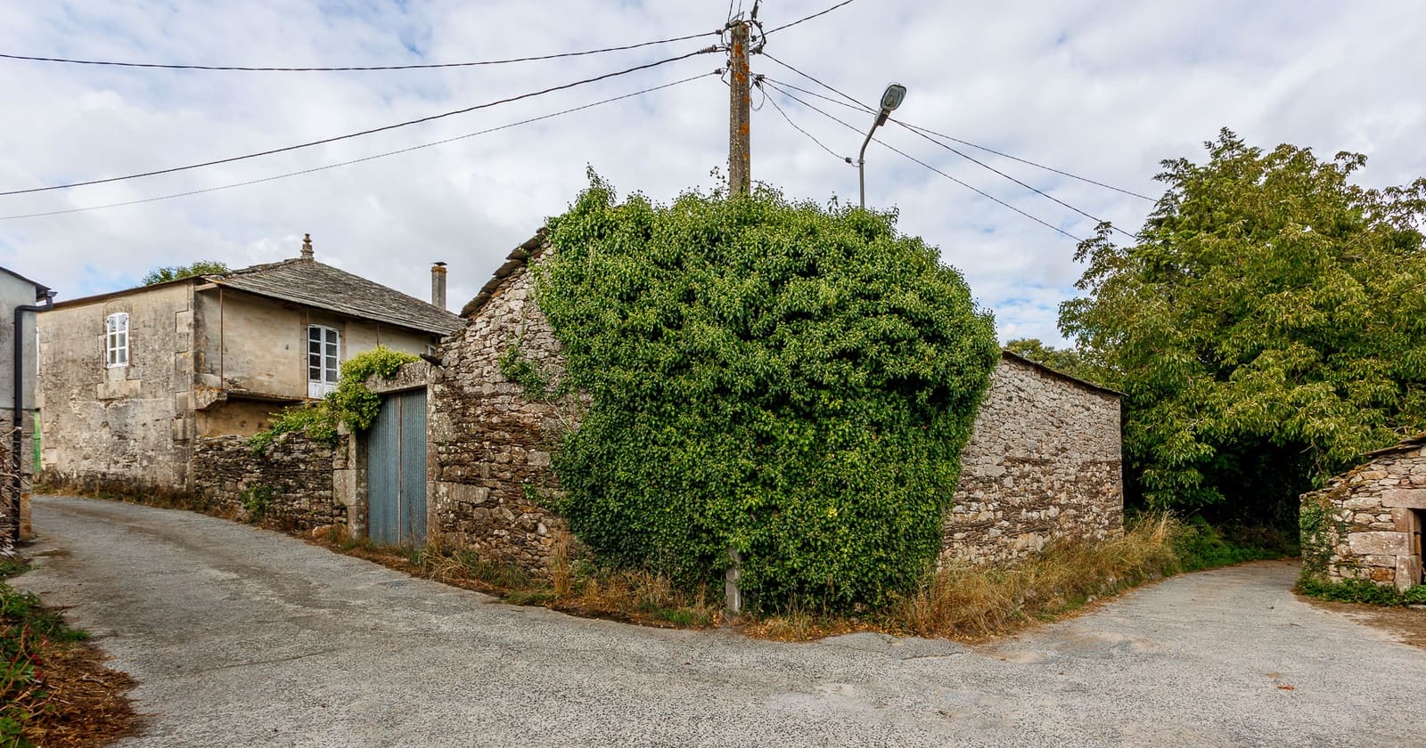 5 bedroom Finca/Country House for sale in Guntin - € 149,999 (Ref: 8451318)