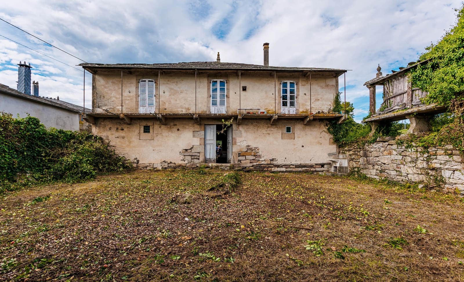 5 bedroom Finca/Country House for sale in Guntin - € 149,999 (Ref: 8451318)