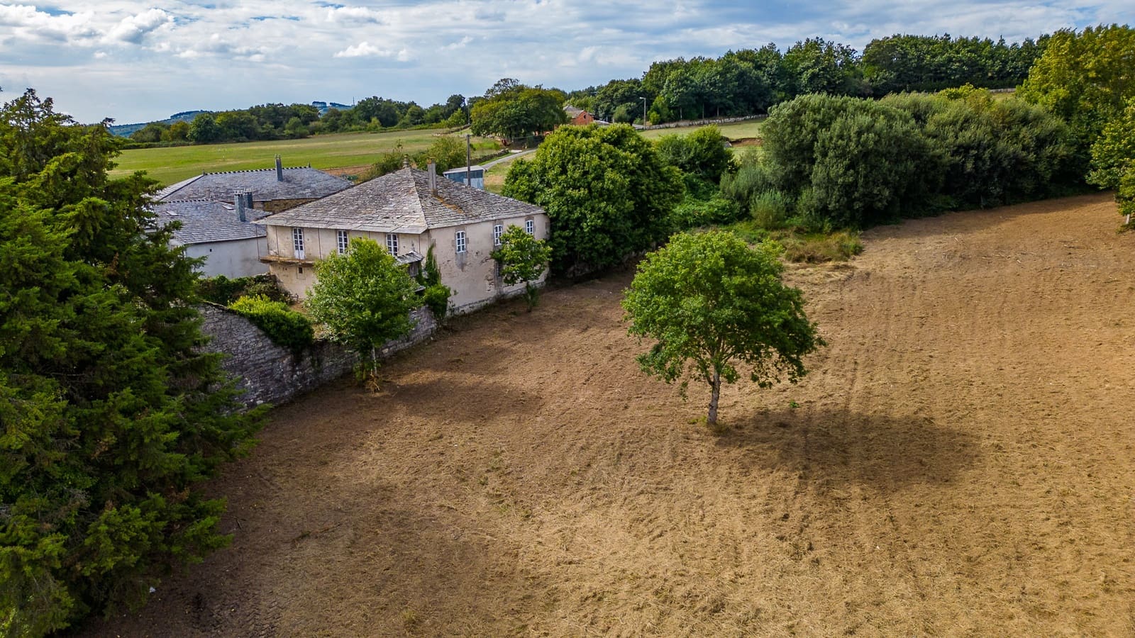 5 bedroom Finca/Country House for sale in Guntin - € 149,999 (Ref: 8451318)