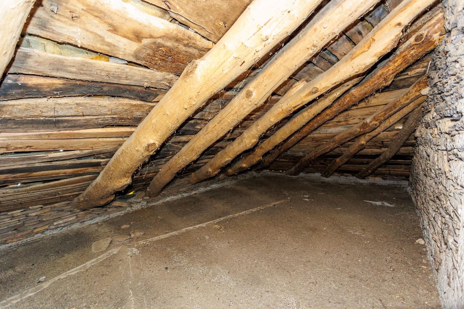 5 bedroom Finca/Country House for sale in Guntin - € 149,999 (Ref: 8451318)