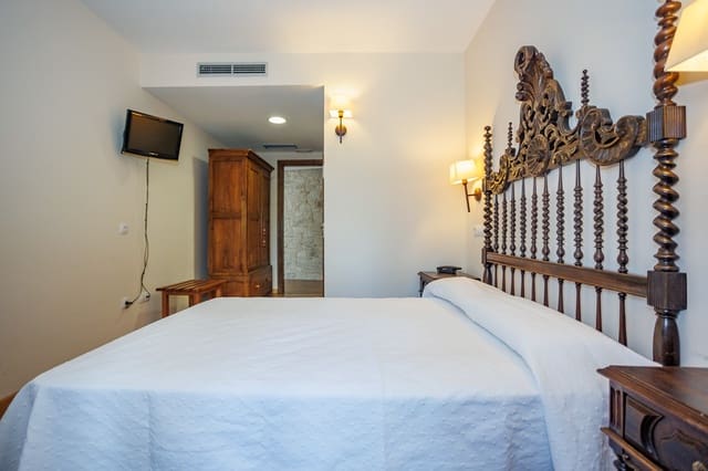 18 bedroom Business for sale in O Valadouro - € 1,700,000 (Ref: 8451324)