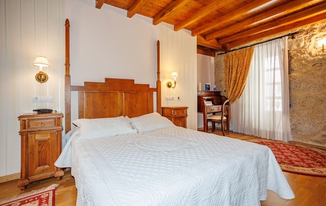 18 soveværelse Virksomhed til salg i O Valadouro - € 1.700.000 (Ref: 8451324)