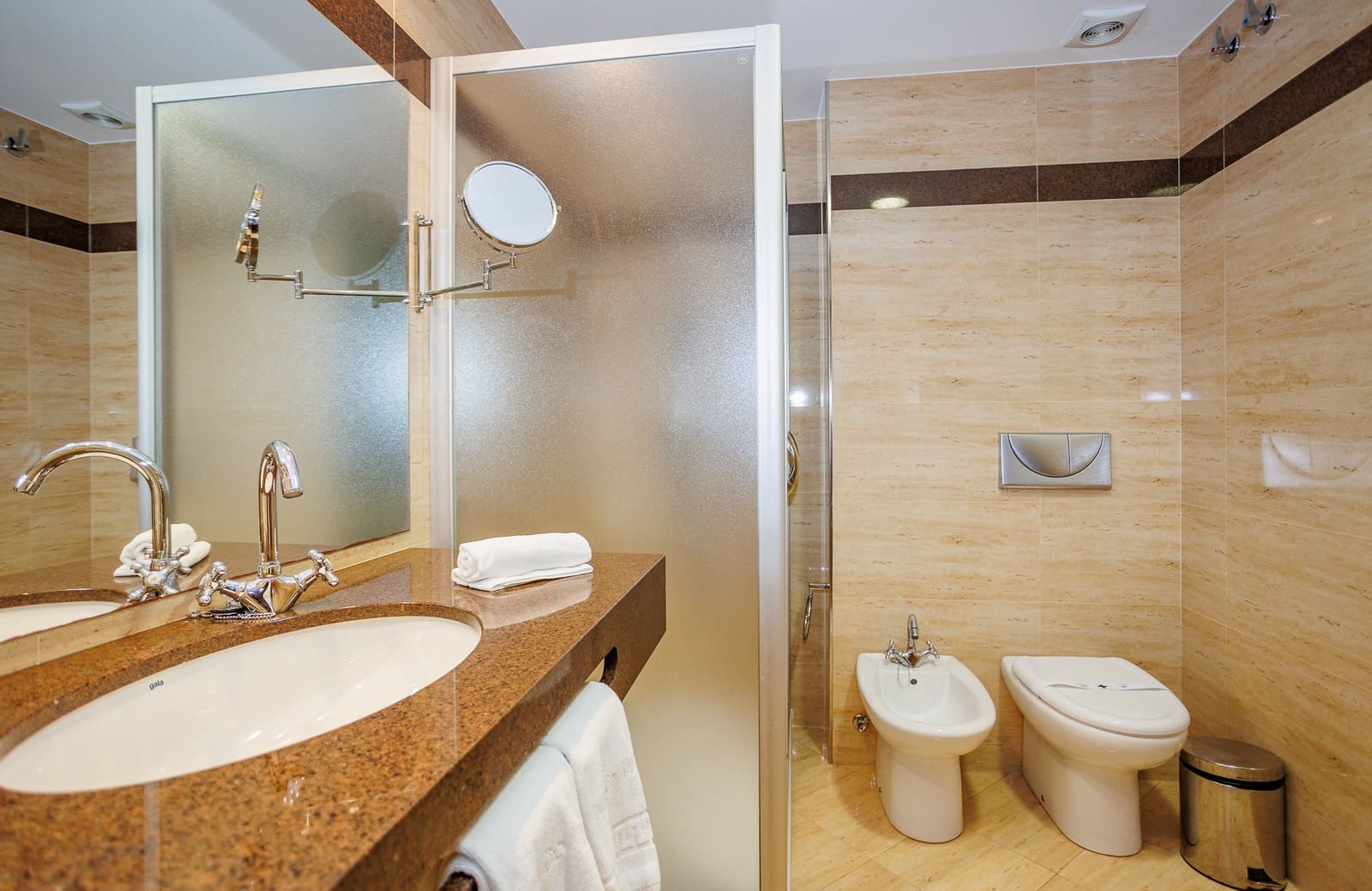 18 quarto Empresa para venda em O Valadouro - 1 700 000 € (Ref: 8451324)