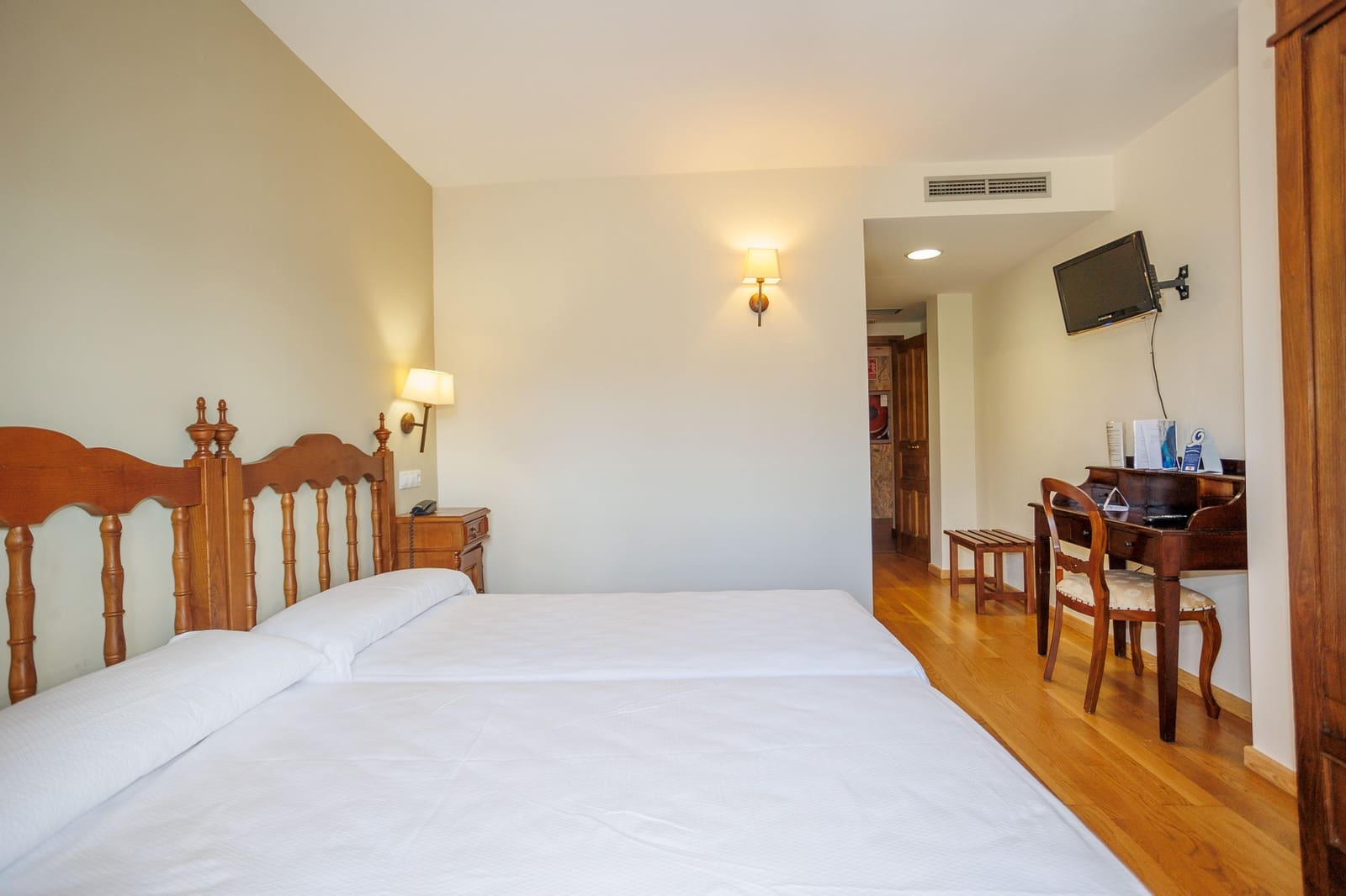 18 quarto Empresa para venda em O Valadouro - 1 700 000 € (Ref: 8451324)