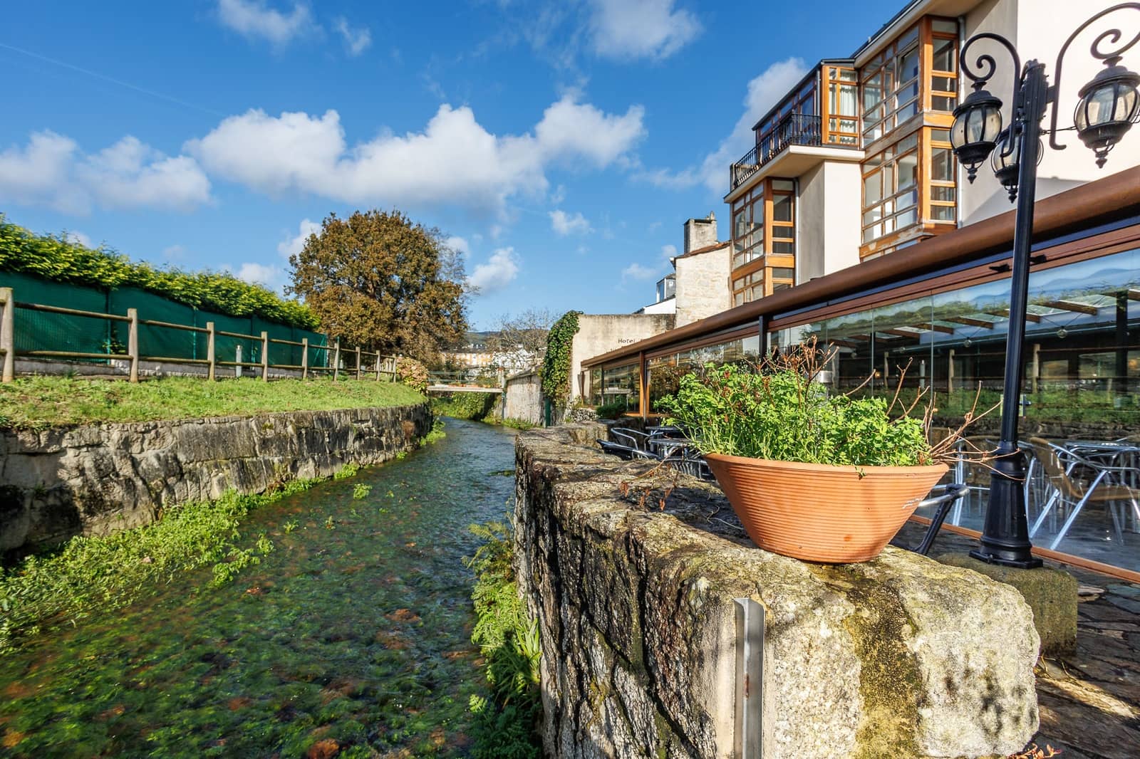 18 quarto Empresa para venda em O Valadouro - 1 700 000 € (Ref: 8451324)