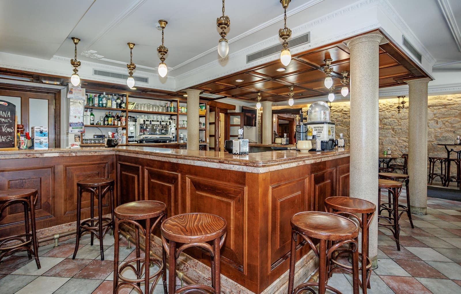 18 quarto Empresa para venda em O Valadouro - 1 700 000 € (Ref: 8451324)