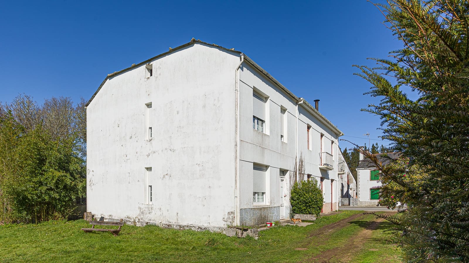 8 bedroom Finca/Country House for sale in Xermade with garage - € 199,000 (Ref: 8451332)
