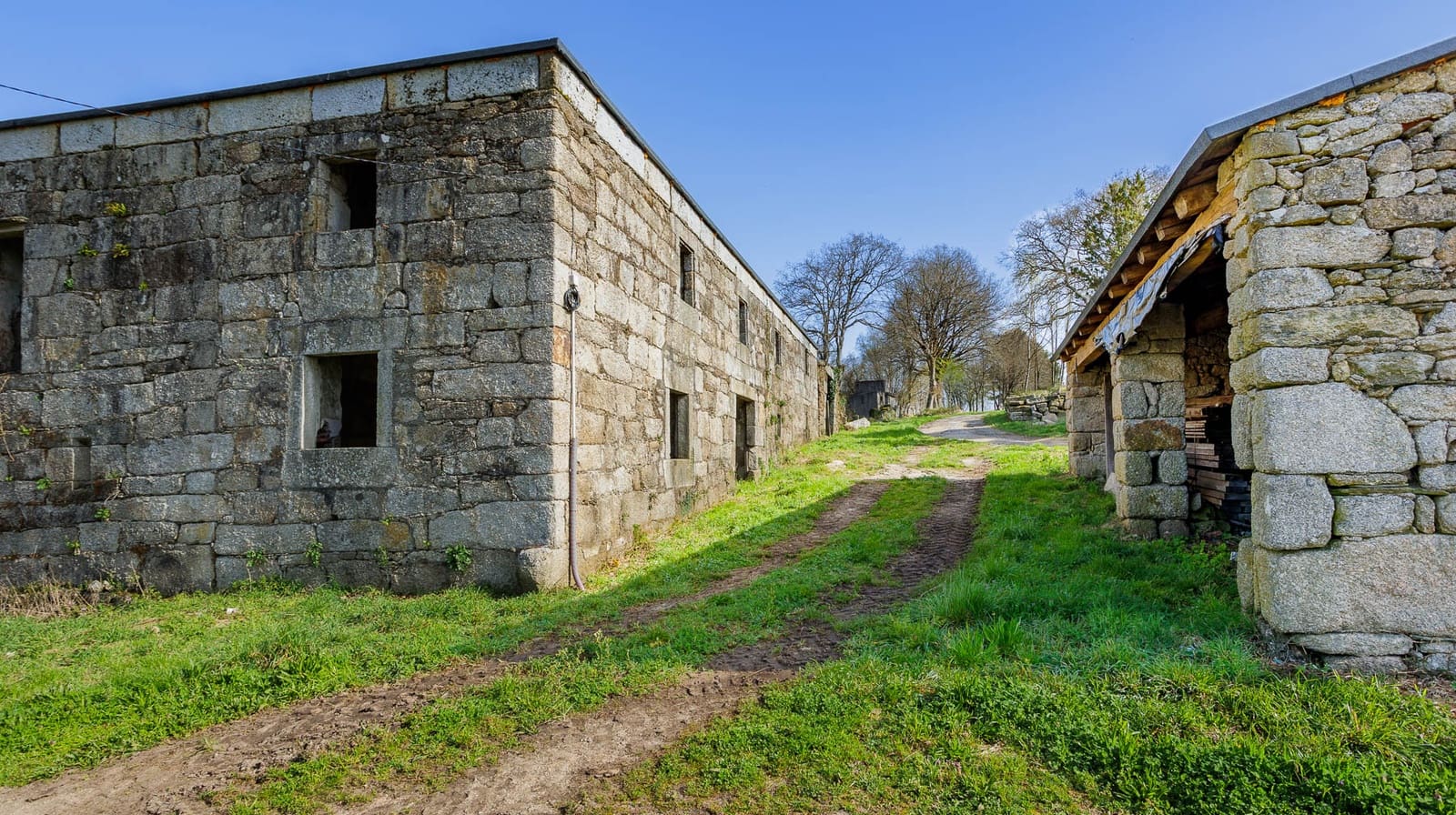 Grunde uden byggetilladelser til salg i Lugo by - € 599.999 (Ref: 8451335)