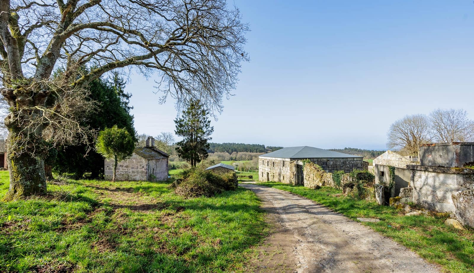 Grunde uden byggetilladelser til salg i Lugo by - € 599.999 (Ref: 8451335)