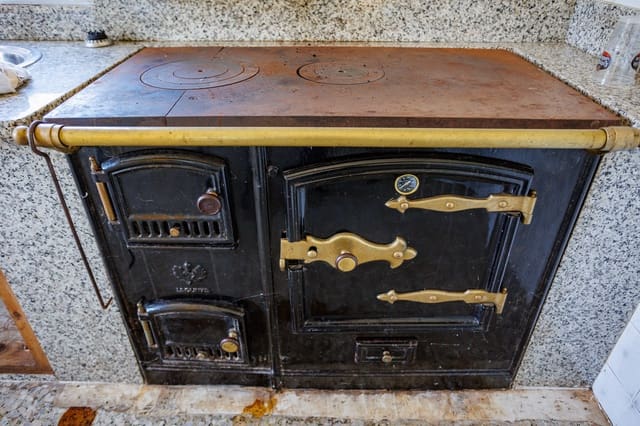 4 bedroom Finca/Country House for sale in Vilalba - € 80,000 (Ref: 8477875)