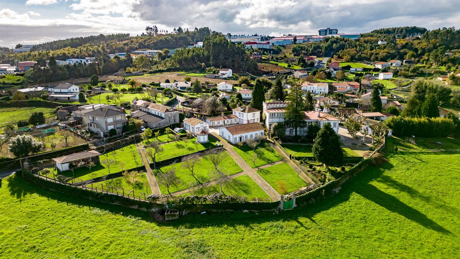 11 soveværelse Finca/Landehus til salg i Bergondo - € 3.800.000 (Ref: 8477876)