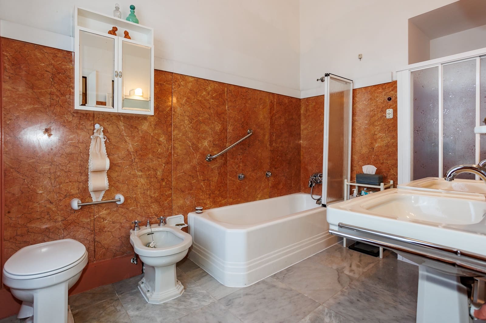 11 soveværelse Finca/Landehus til salg i Bergondo - € 3.800.000 (Ref: 8477876)